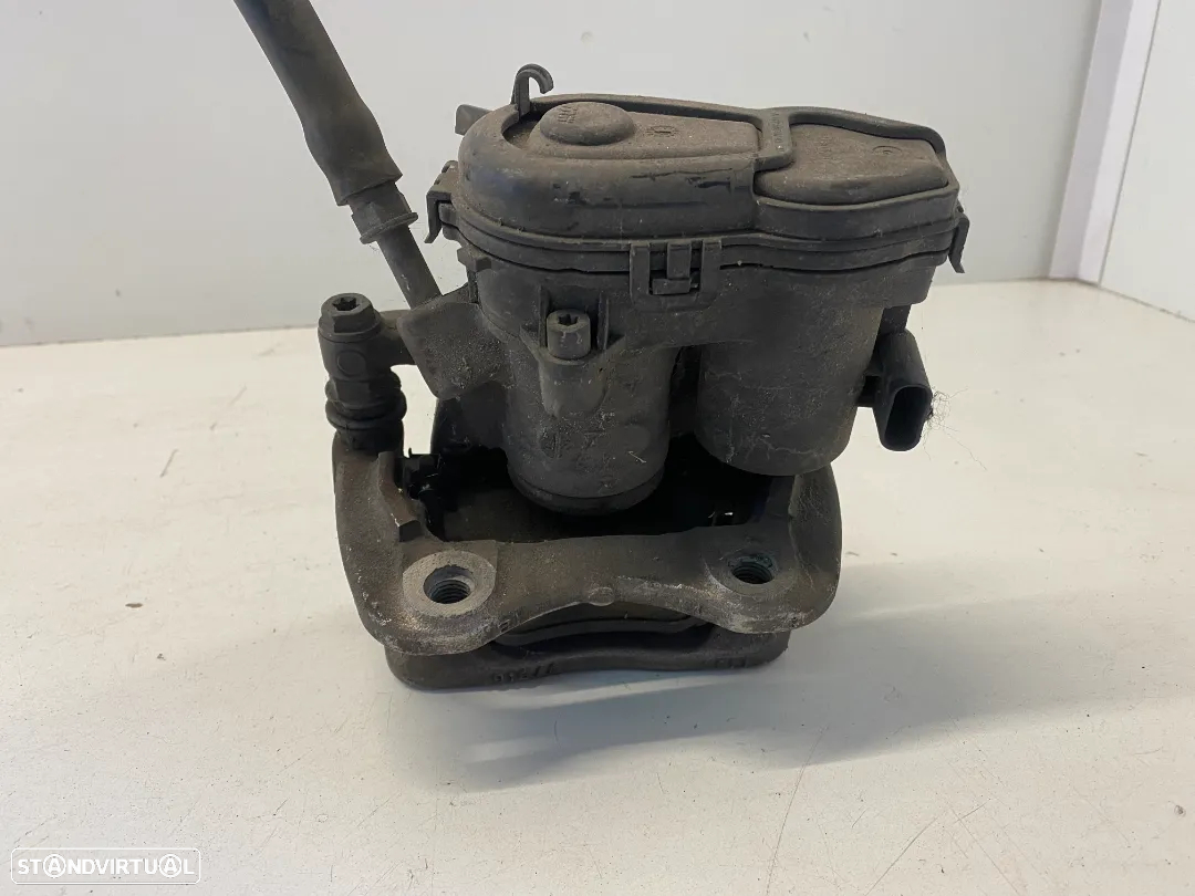 Pinça traseira esquerda Mercedes SLK W172 a1725460743 - 2