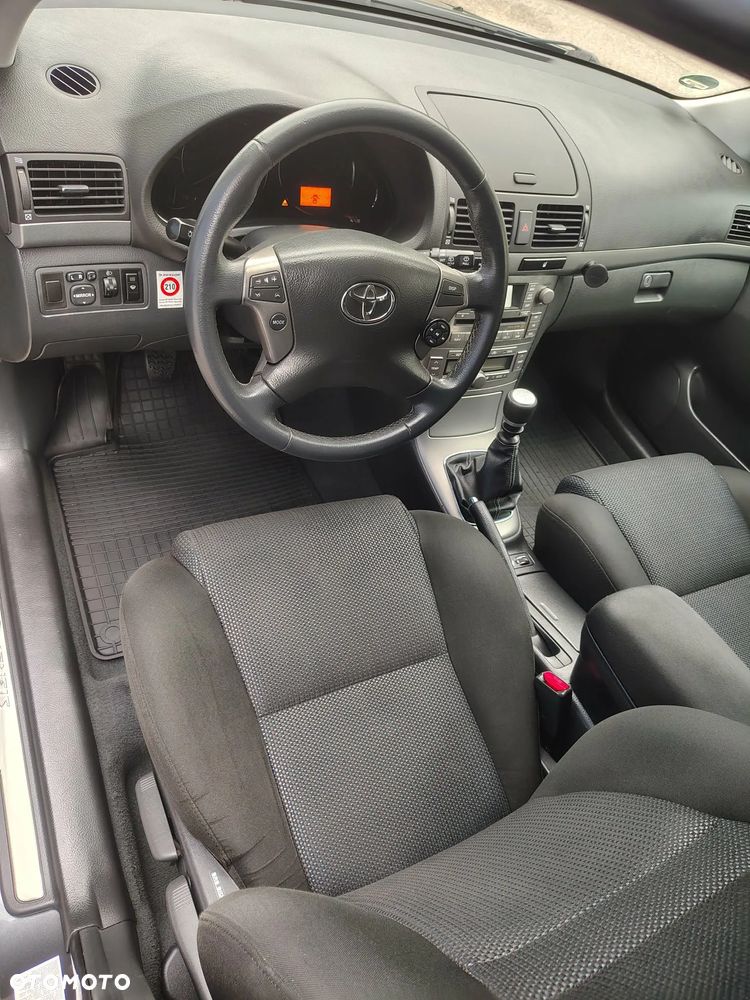 Toyota Avensis 2.2 D-4D X Premium - 12