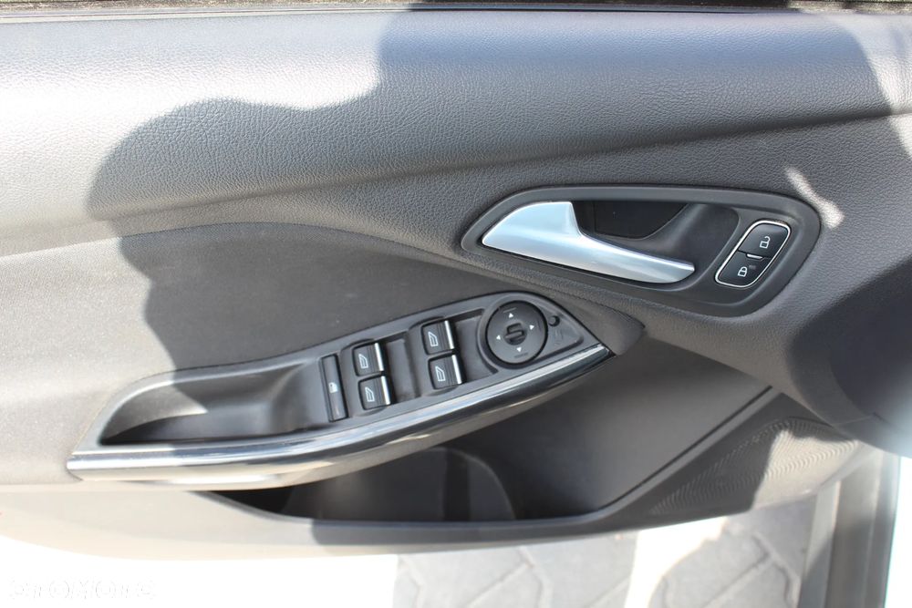 Ford Focus 1.0 EcoBoost Titanium - 22