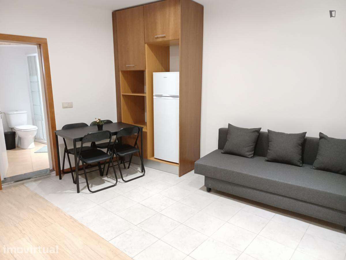 Apartamento com 1 quartos - localizado em Campanhã Porto - Grande imagem: 4/14