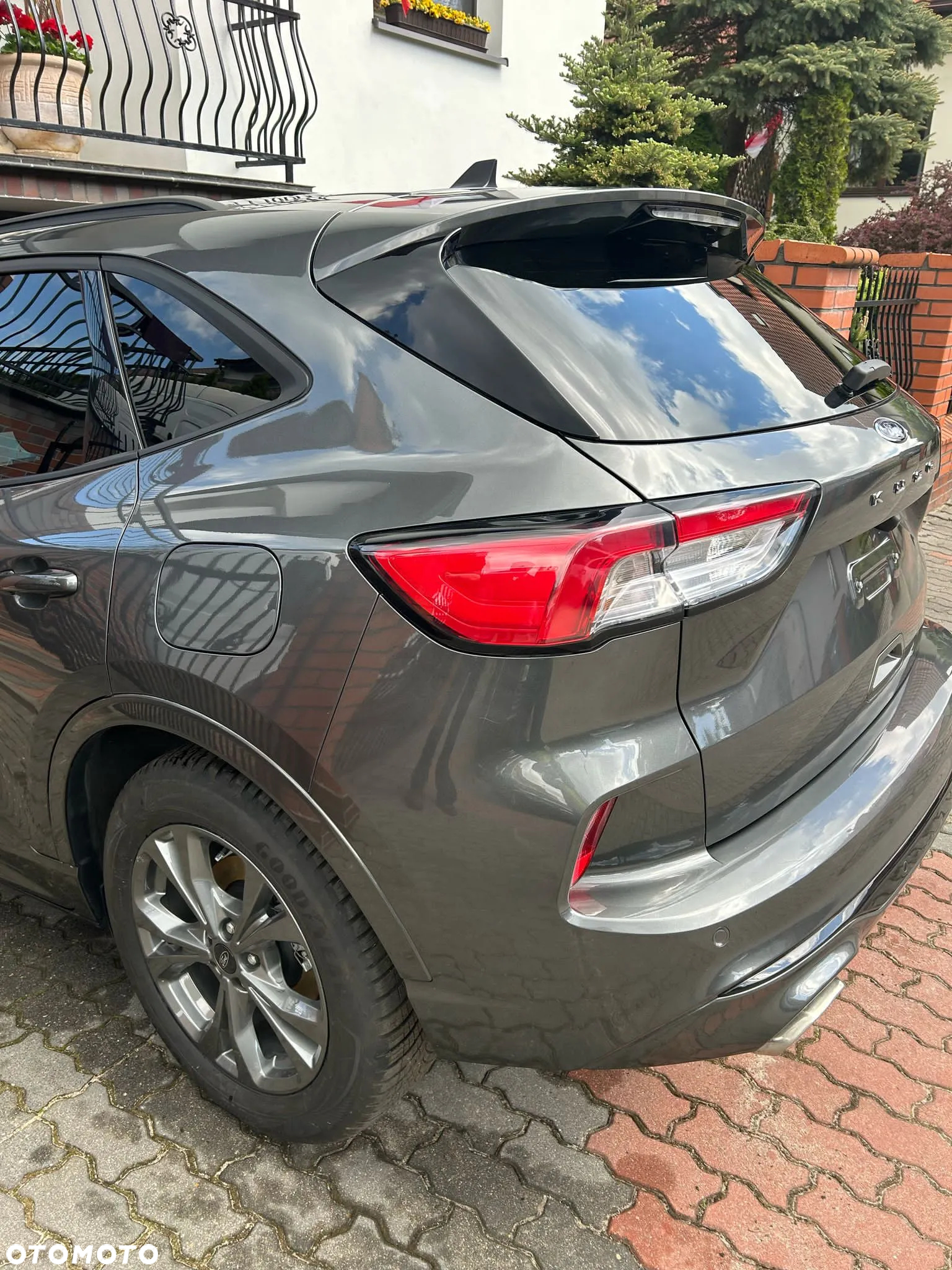 Ford Kuga 1.5 EcoBoost FWD ST-Line - 10