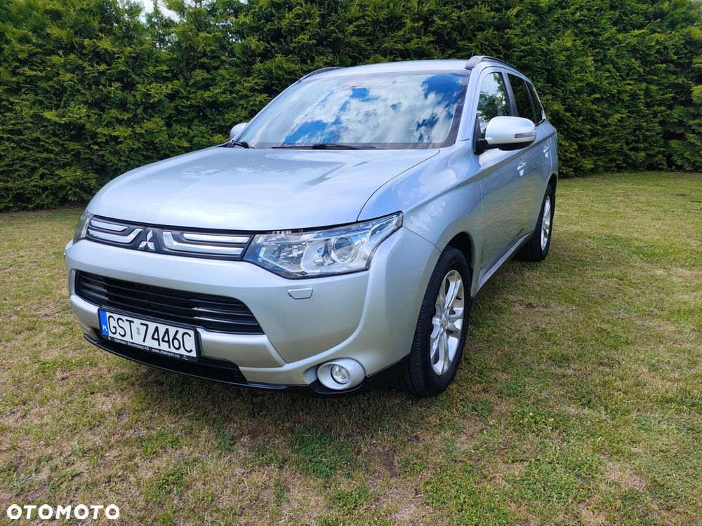 Mitsubishi Outlander - 1