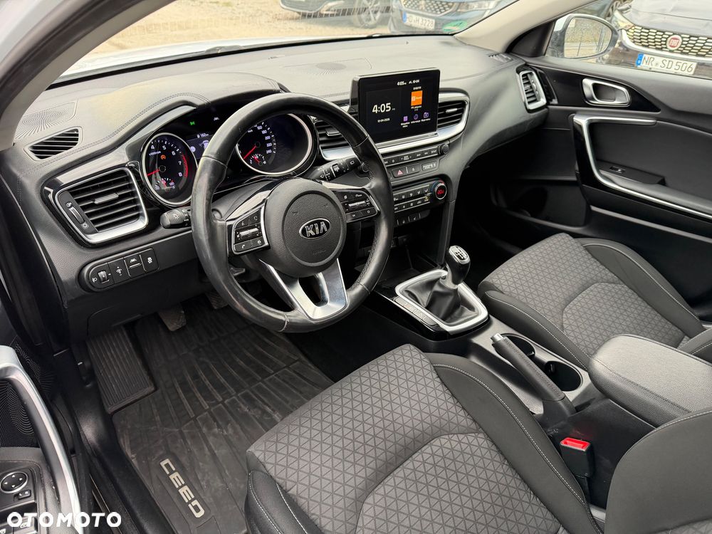 Kia Ceed 1.4 T-GDI OPF Vision - 35
