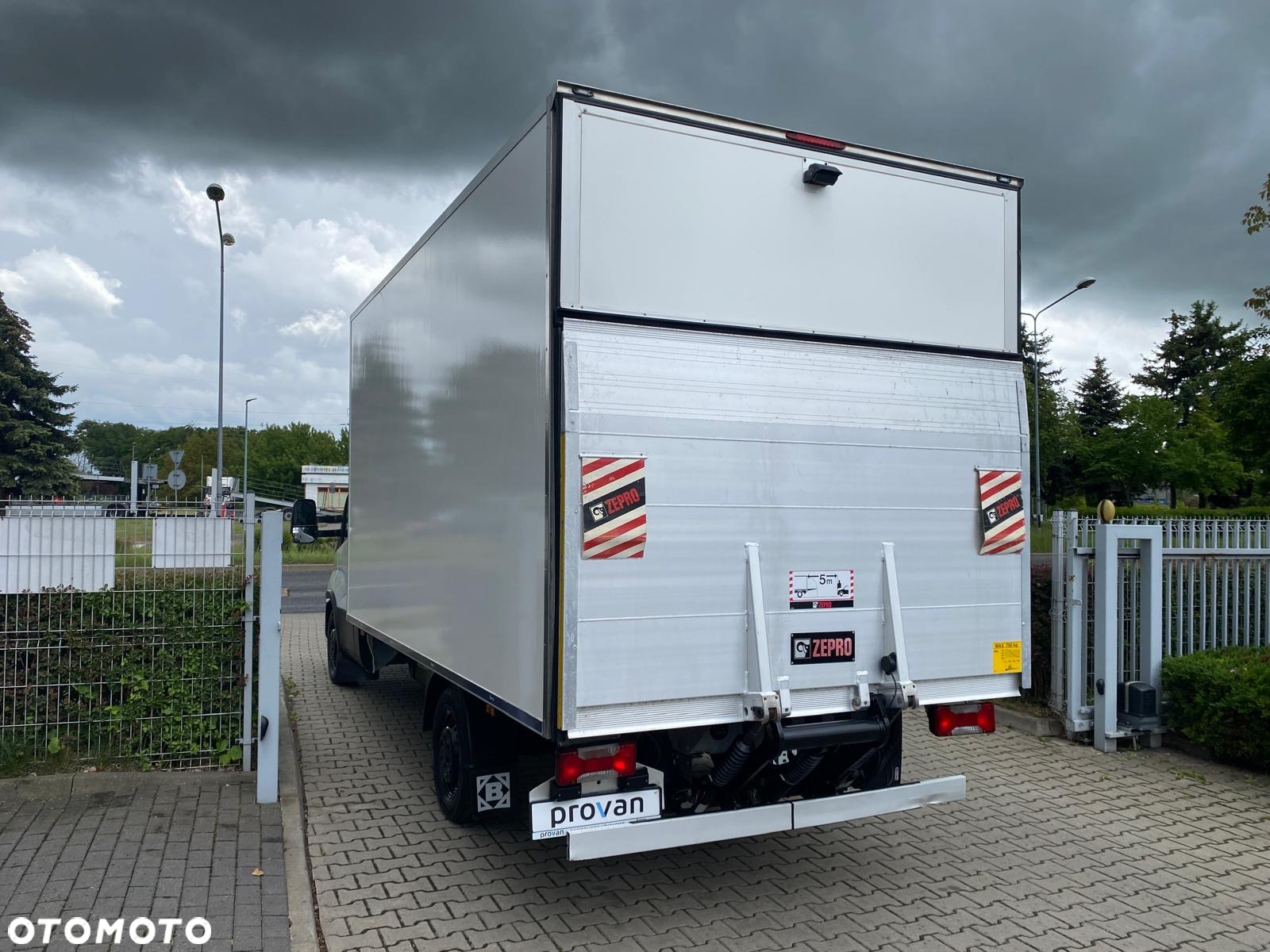 Iveco DAILY 35-160 HI-MATIC KONTENER 8EP CHŁODNIA THERMO KING WINDA ZEPRO - 13
