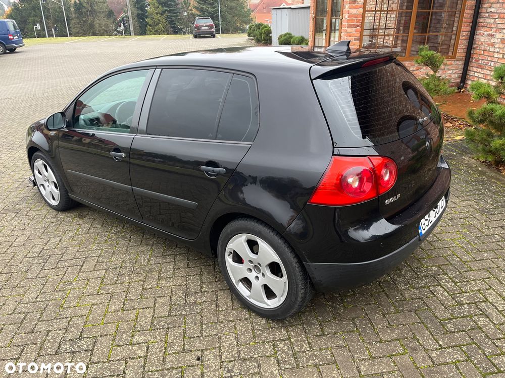 Volkswagen Golf - 6