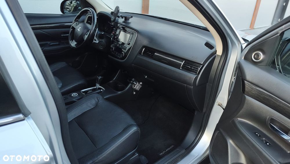 Mitsubishi Outlander - 15