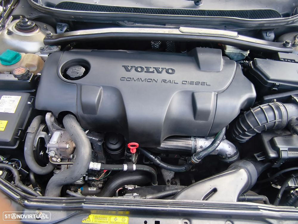Volvo V70 2.4 D5 - 32