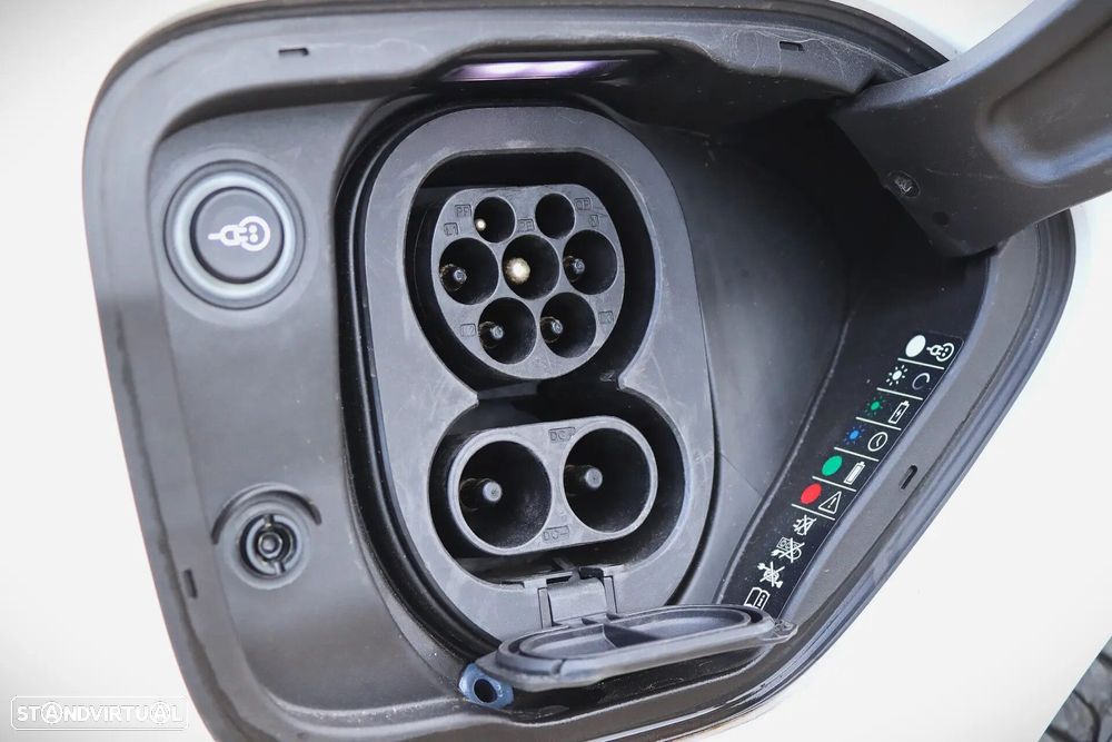 Porsche Taycan 4S - 12