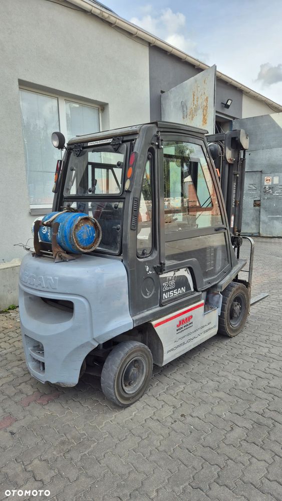 Nissan UD02A25PQ - 2