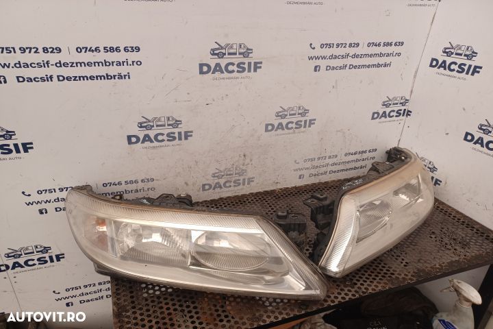 Far stanga Renault Laguna 2  [din 2001 pana  2005] seria Liftback 1.9 DCi MT (120 hp) - 6