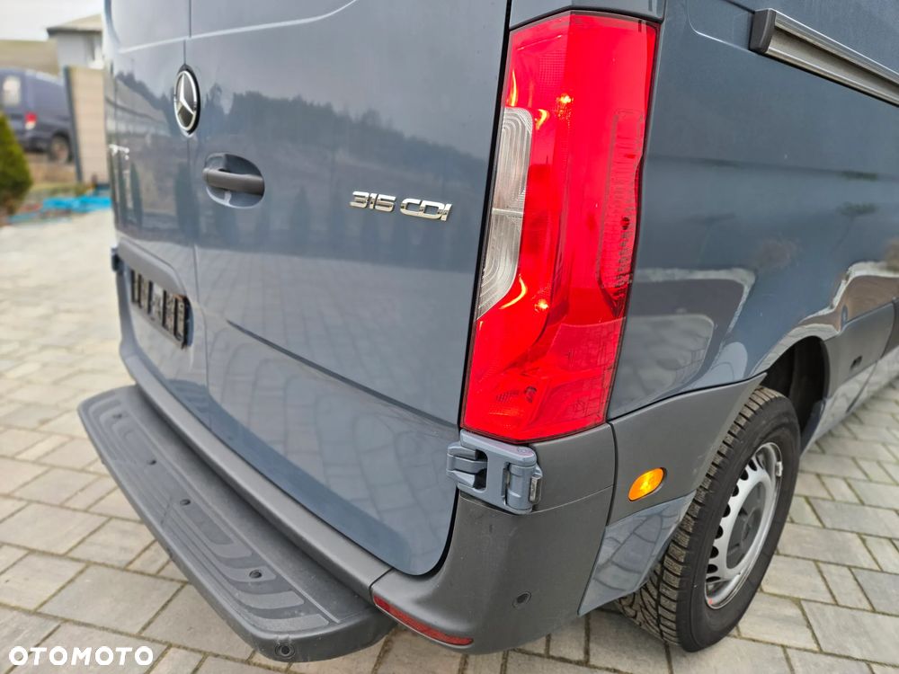 Mercedes-Benz Sprinter - 18