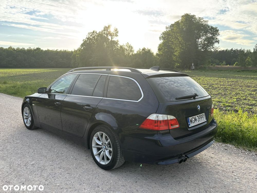 BMW Seria 5 545i - 21