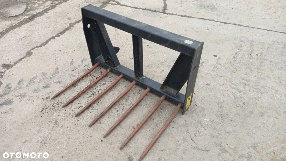 Inny Wycinak do kiszonki 1,75m Kellfri dwa siłowniki, Krokodyl 1,4; 1,6; 1,8; 2,0m Metal-Fach / Euromasz, Łyżka chwytakowa-Łyżko krokodyl, Łyżka materiałó sypkich 1,6; 1,8; 2,0; 2,2; 2,4m Metal-Fach / Pronar, Chwytak Bel, Chwytak do obornika, widły do obornika - 20