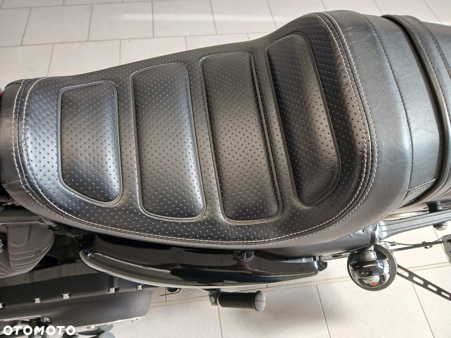 Harley-Davidson Sportster Roadster 1200R - 29