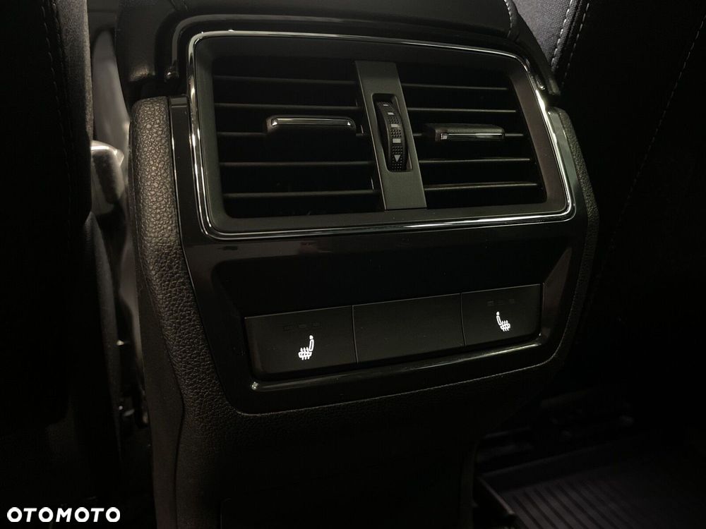 Skoda Karoq 1.5 TSI ACT GPF 4x2 Sportline - 34