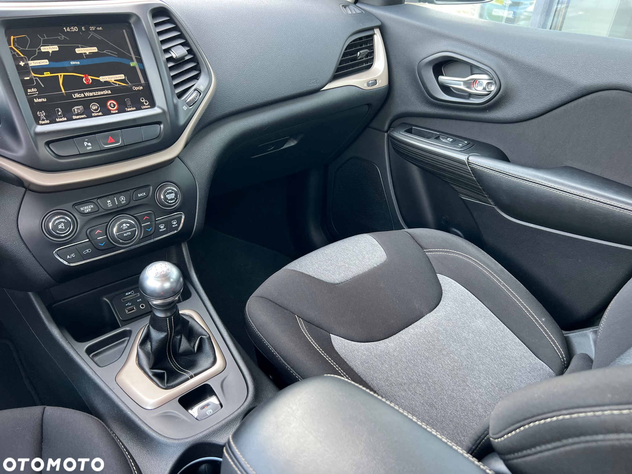 Jeep Cherokee 2.0 MJD Active Drive I Longitude - 18