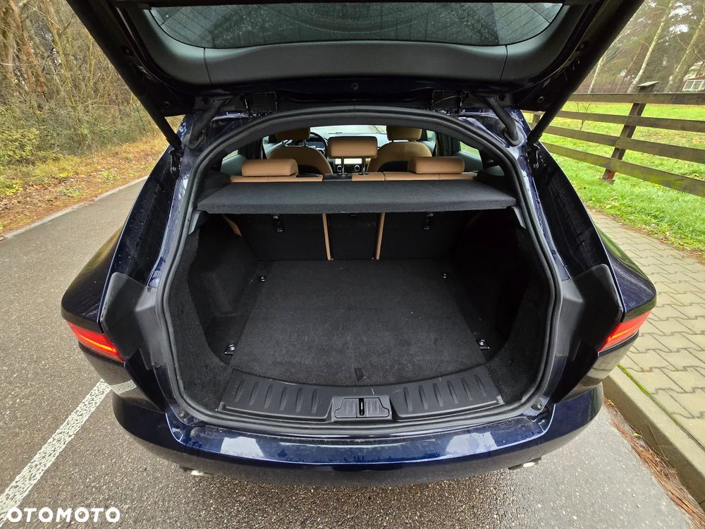 Jaguar E-Pace P200 AWD R-Dynamic - 34