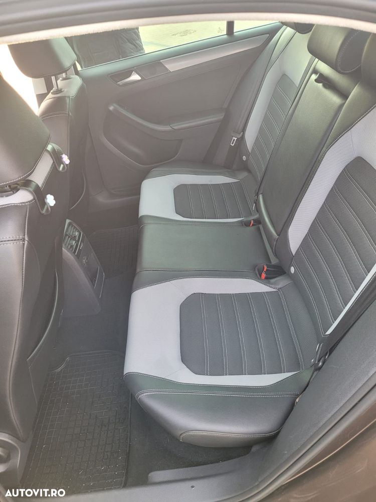 Volkswagen Jetta 1.4 TSI Sportline - 8