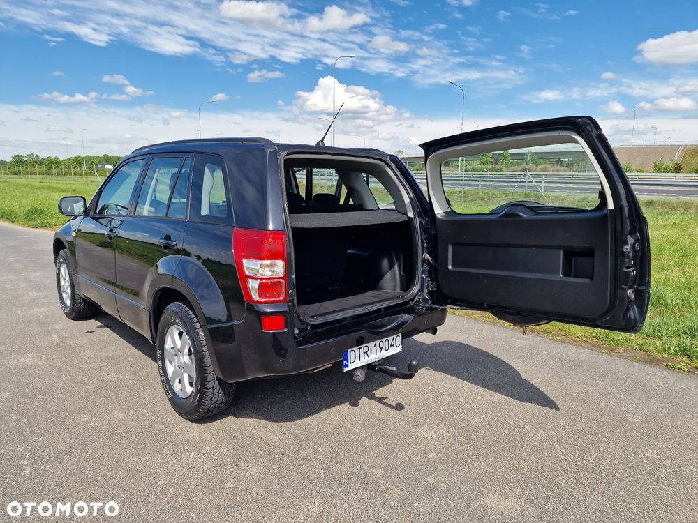 Suzuki Grand Vitara 2.0 - 36