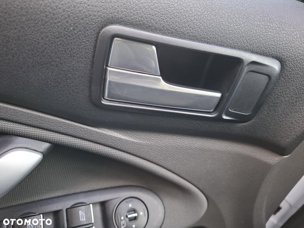 Ford Kuga 2.0 TDCi 2x4 Trend - 26