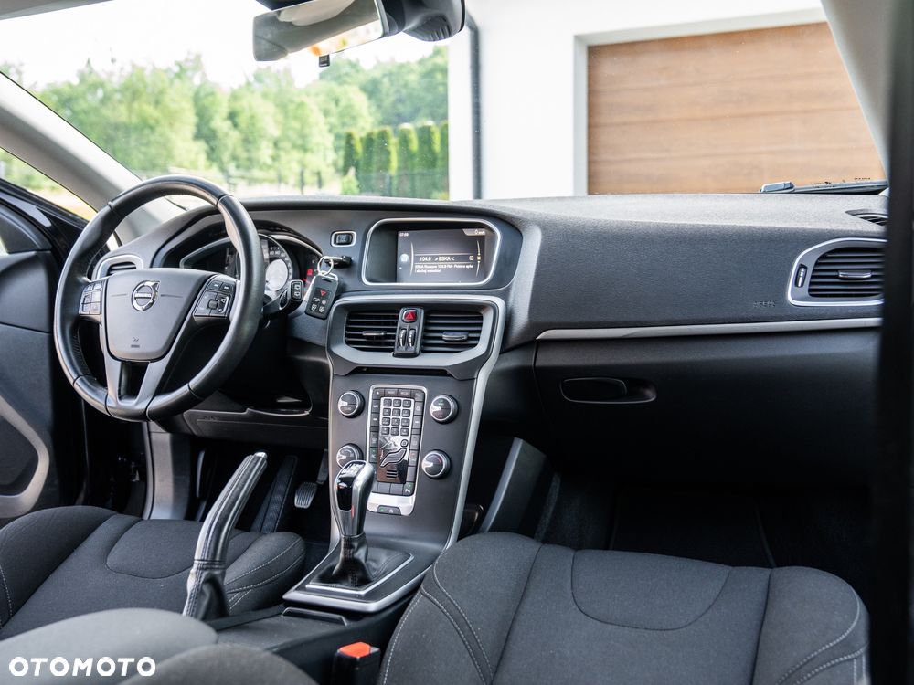 Volvo V40 D2 Kinetic - 27