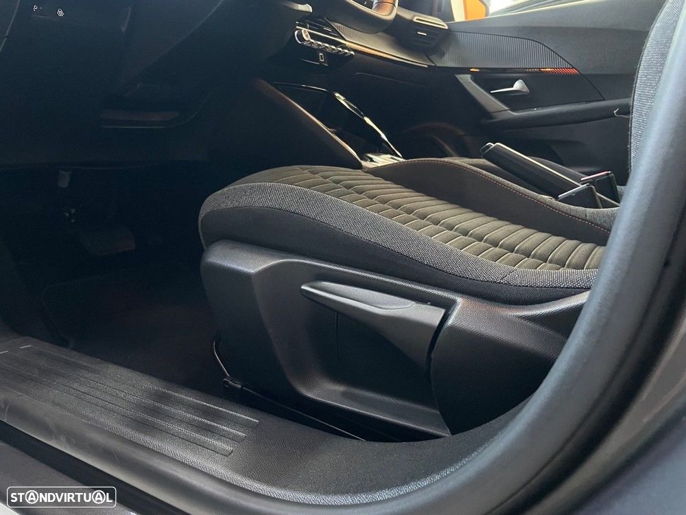 Peugeot 2008 1.5 BlueHDi Active Pack EAT8 - 24