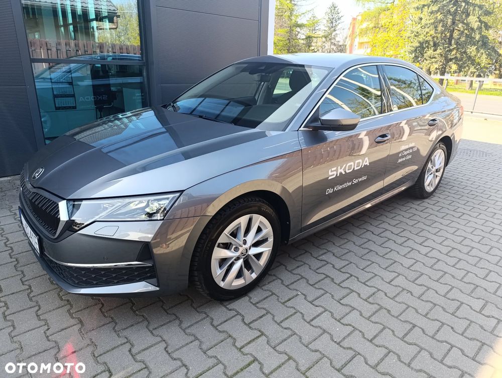 Skoda Octavia 1.5 TSI mHEV Selection DSG - 2