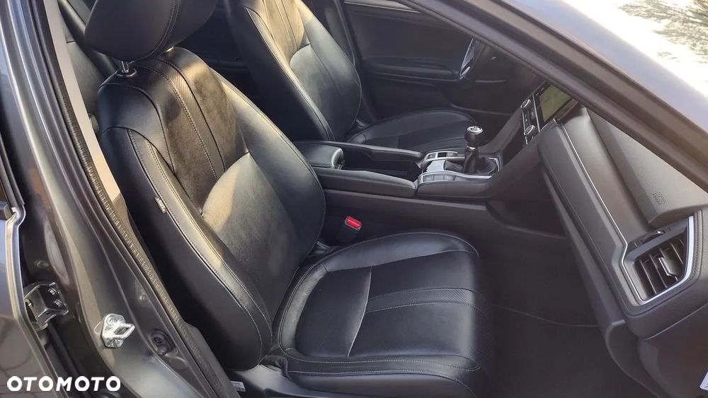 Honda Civic 1.5 i-VTEC Turbo Executive - 13