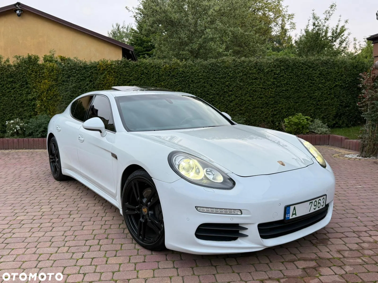 Porsche Panamera PDK - 3