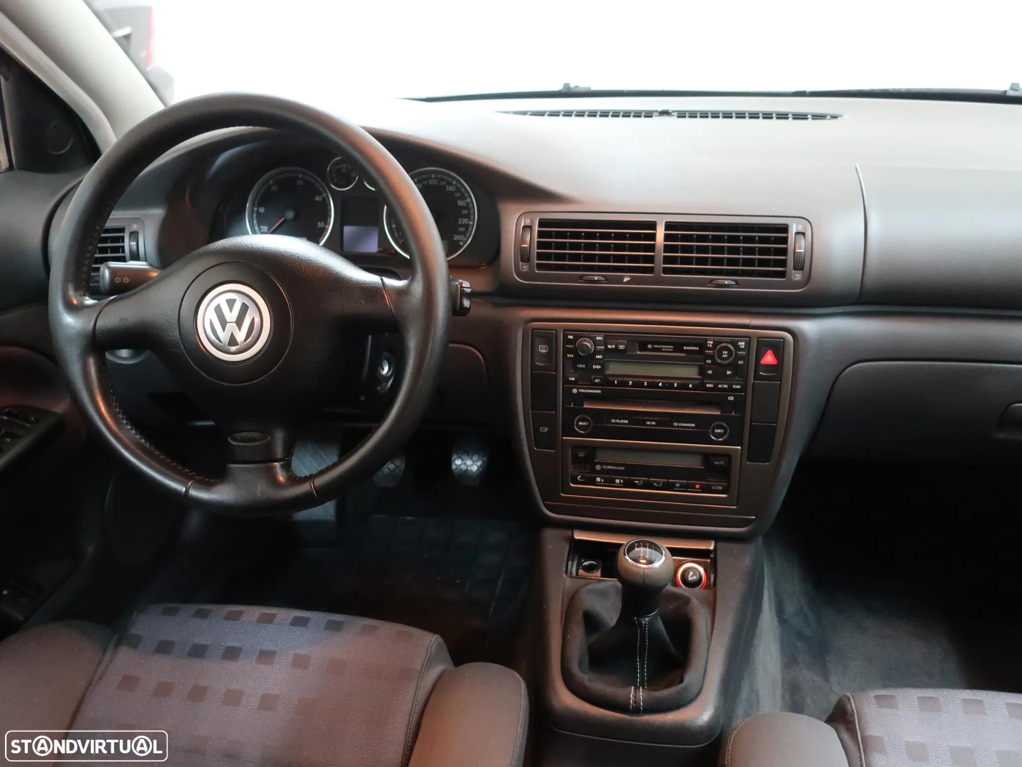 VW Passat 1.9 TDi Trendline - 18