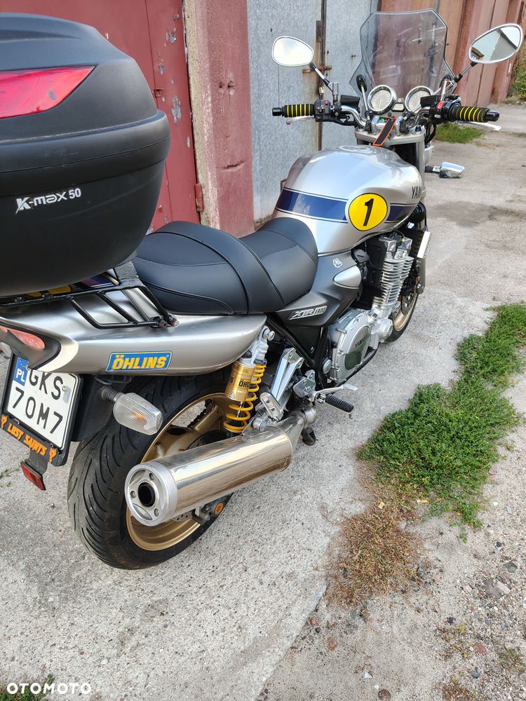Yamaha XJR - 4