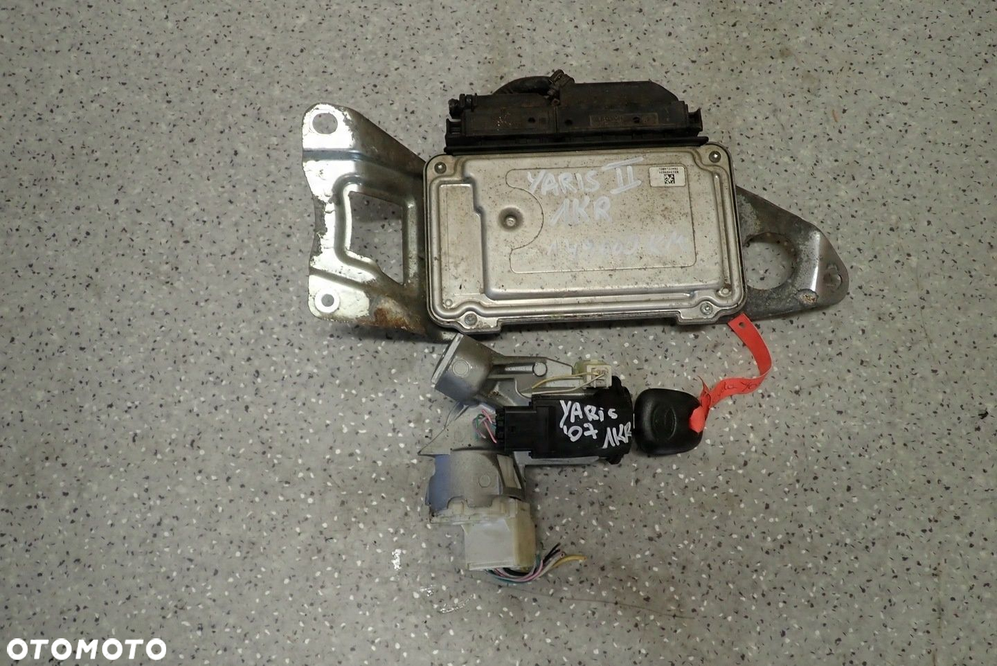 TOYOTA YARIS II 06- 1KR 1.0i ZESTAW STARTOWY - 2