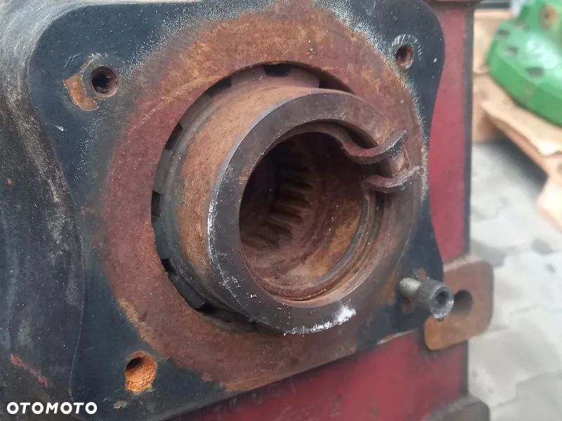 Obudowa WOM tylny dekiel New Holland TM190 - 3