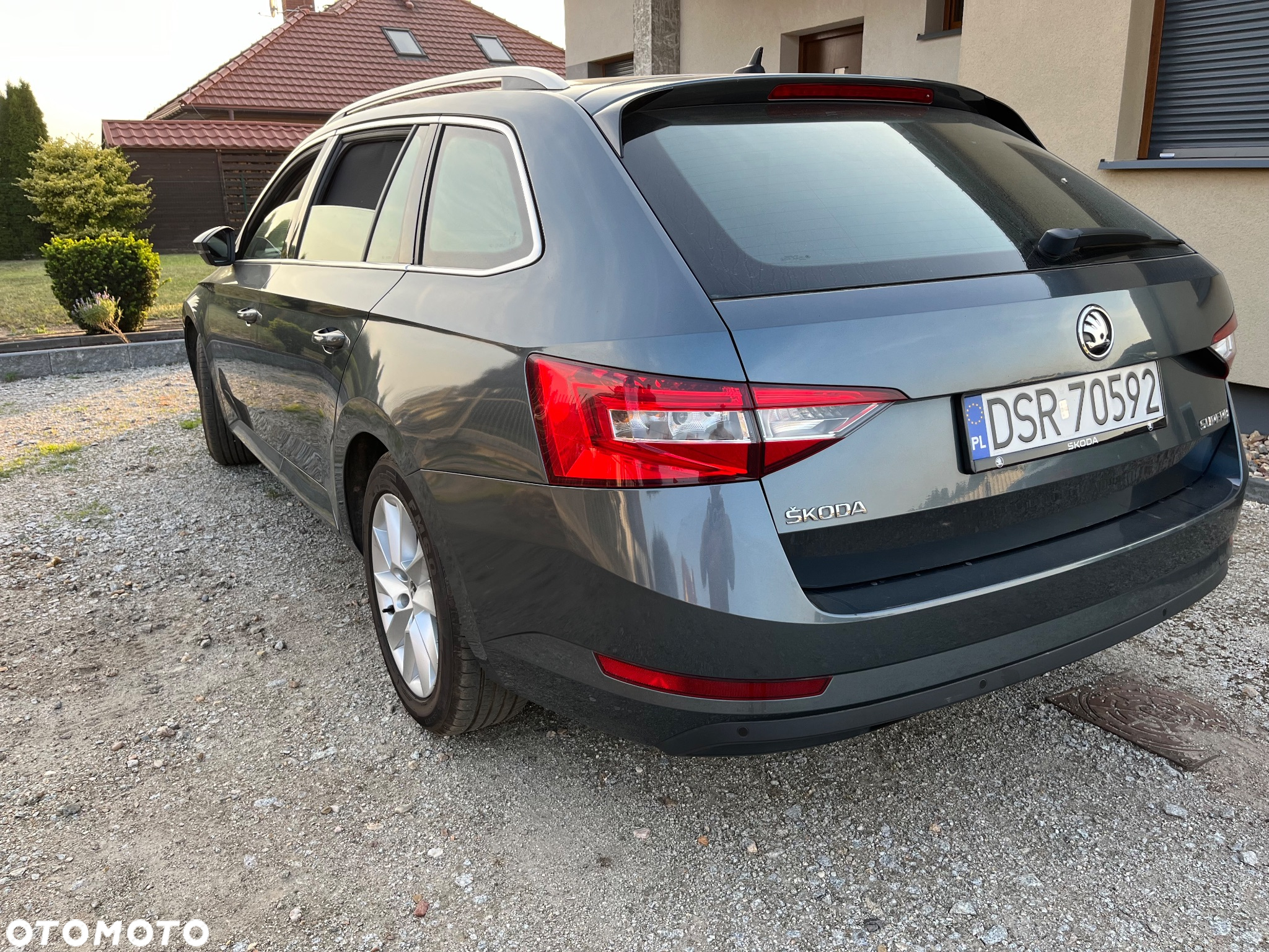 Skoda Superb Combi 1.6 TDI DSG Active - 4
