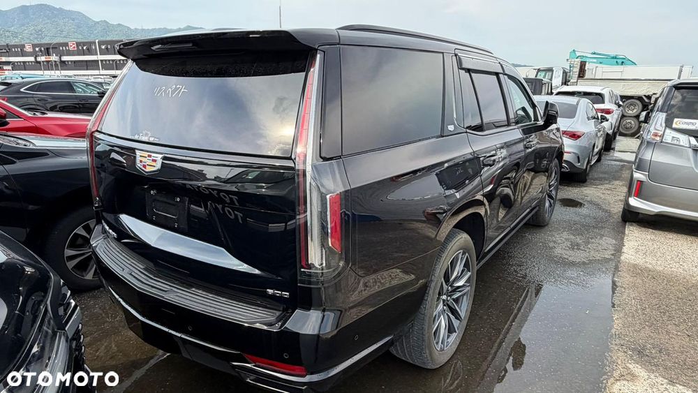 Cadillac Escalade - 17