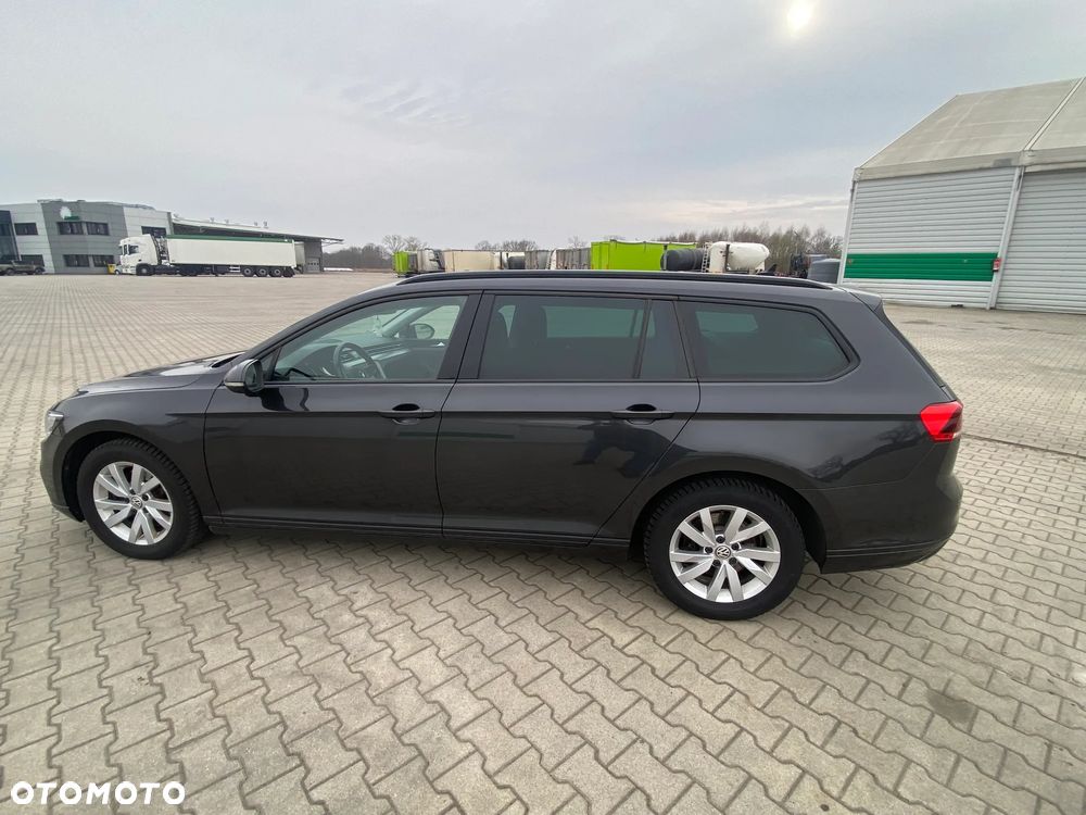 Volkswagen Passat - 4