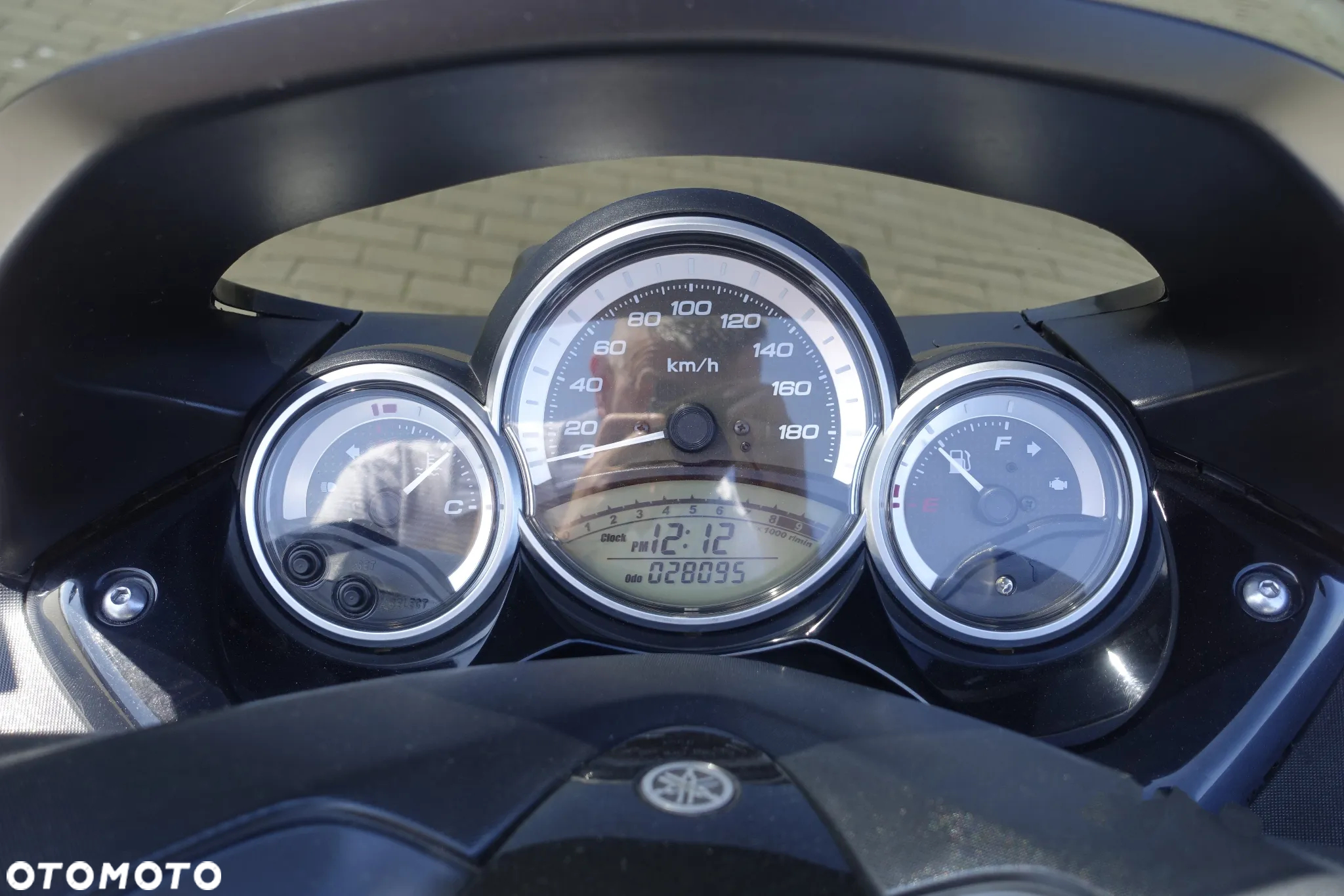 Yamaha Tmax - 10