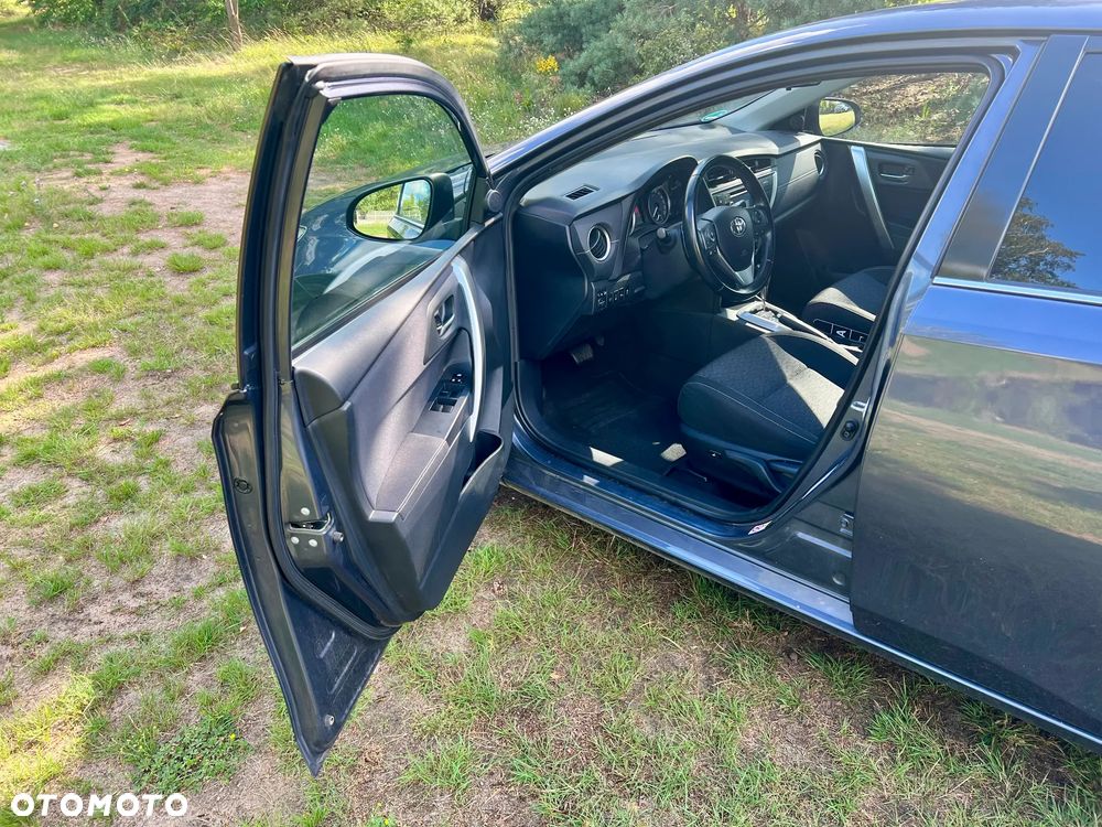 Toyota Auris 1.6 Valvematic Multidrive S Executive - 9
