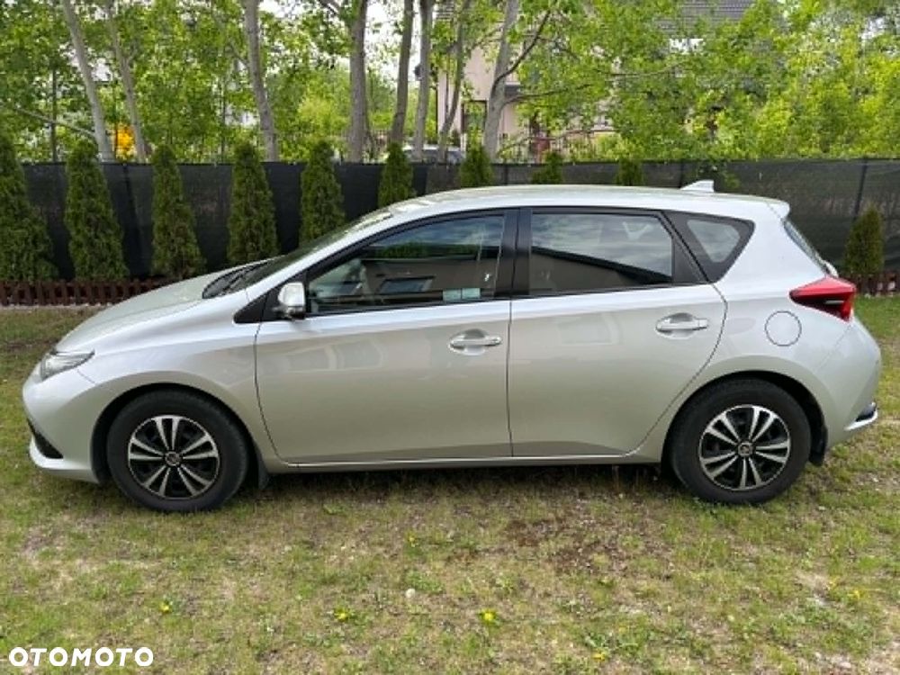 Toyota Auris 1.33 VVT-i Active - 4