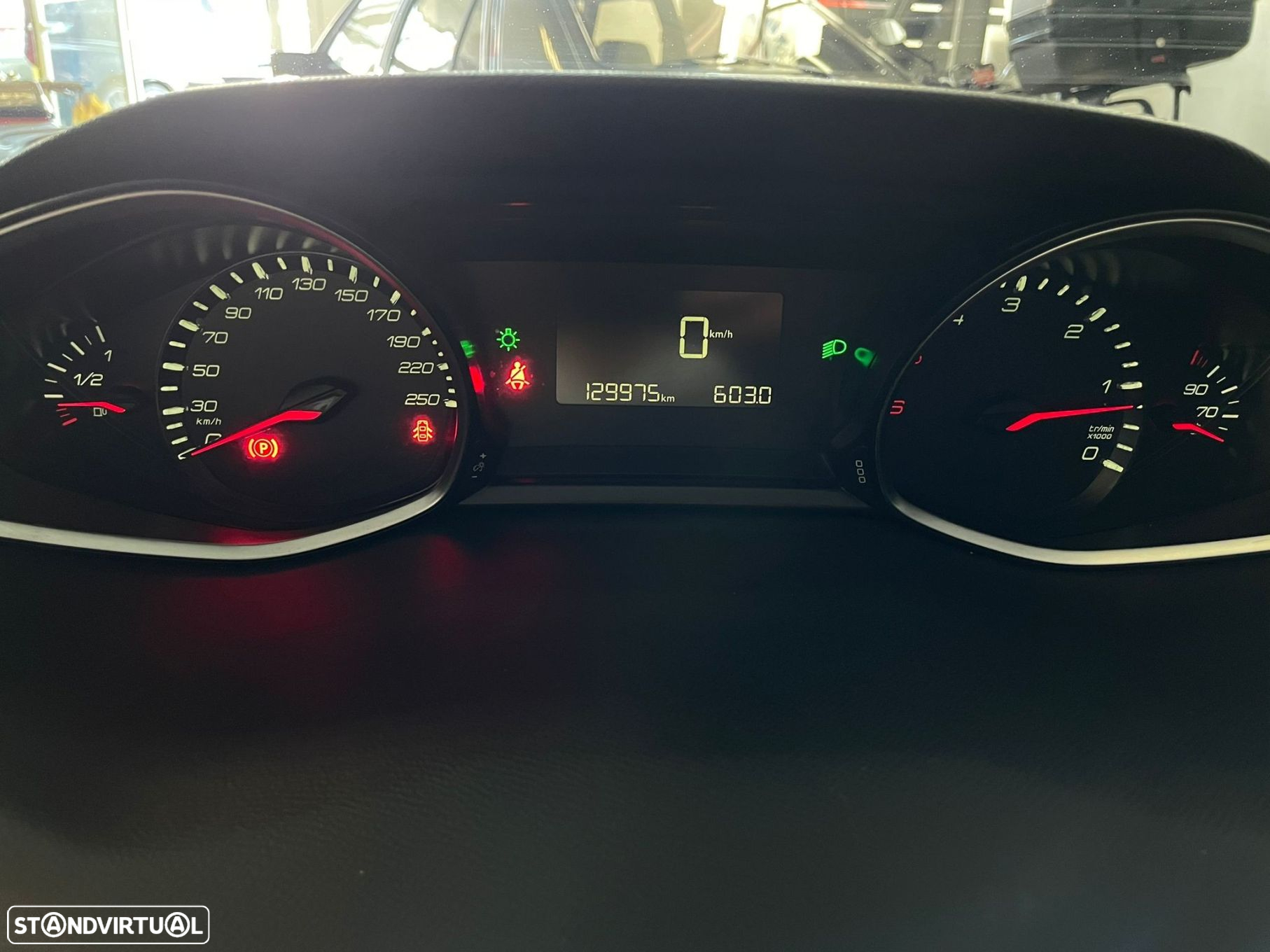 Peugeot 308 1.5 BlueHDi Style - 13