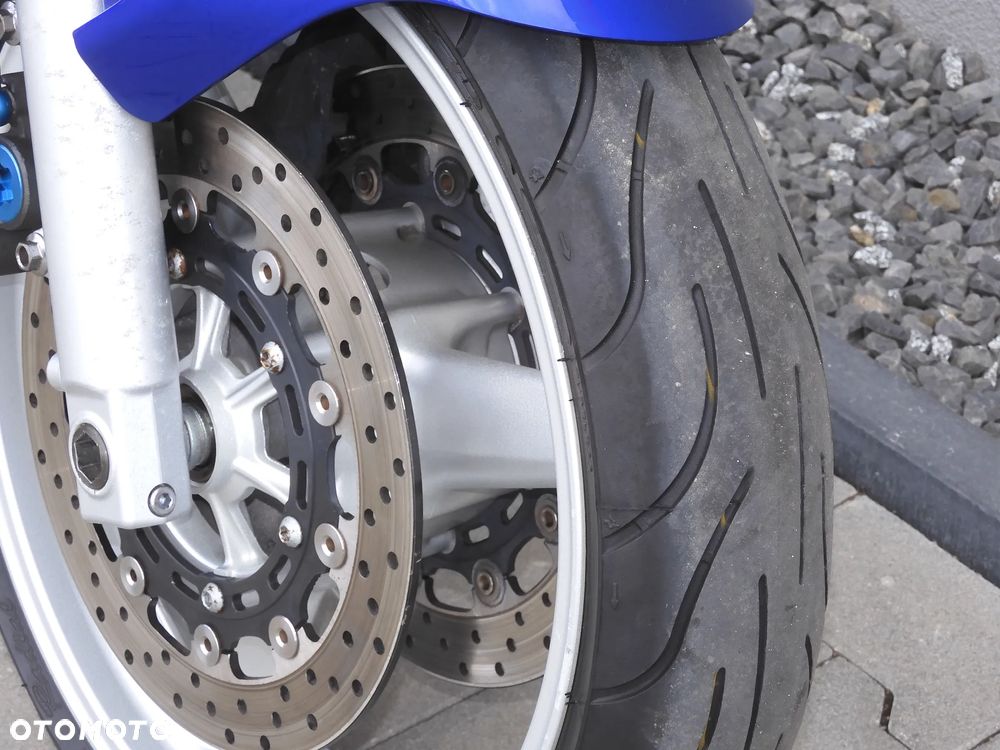 Yamaha R6 - 4