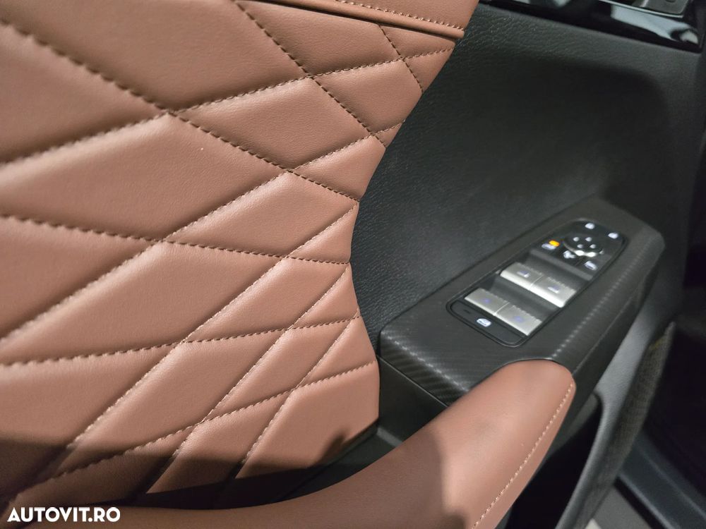 Mitsubishi Outlander - 10