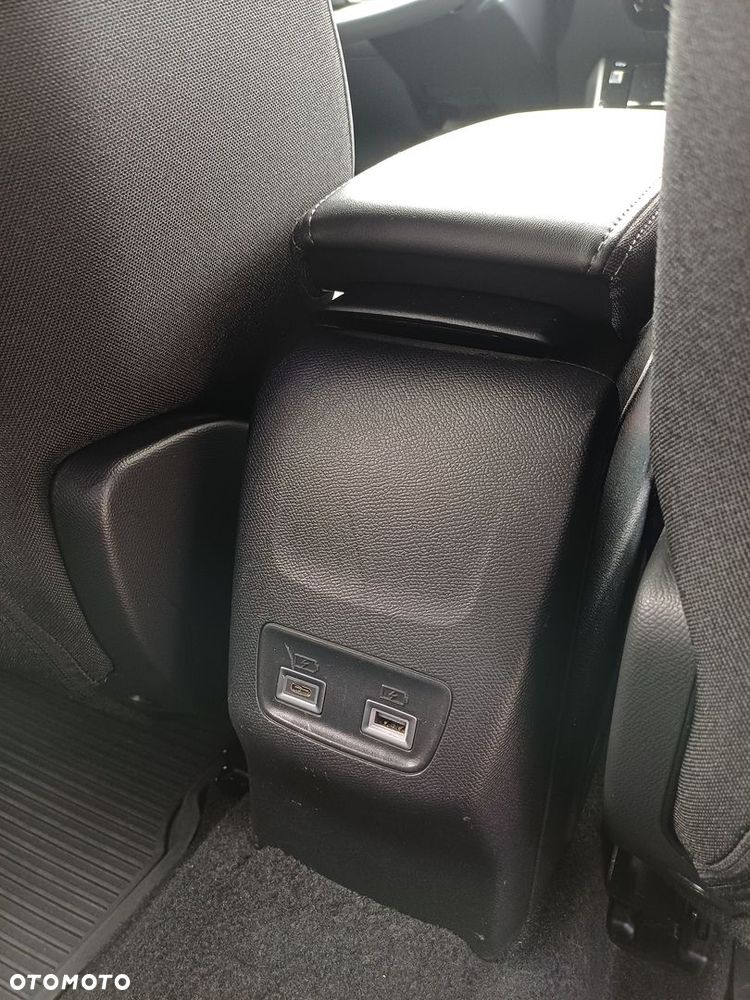 Peugeot 2008 1.2 PureTech Allure S&S EAT8 - 32