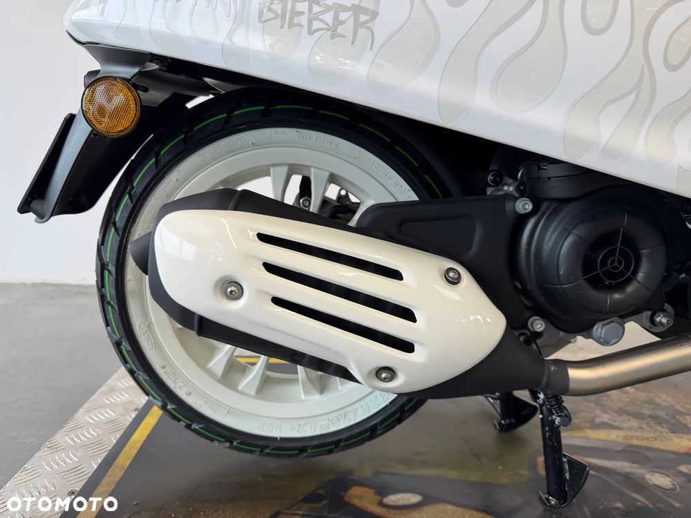 Piaggio Vespa - 16