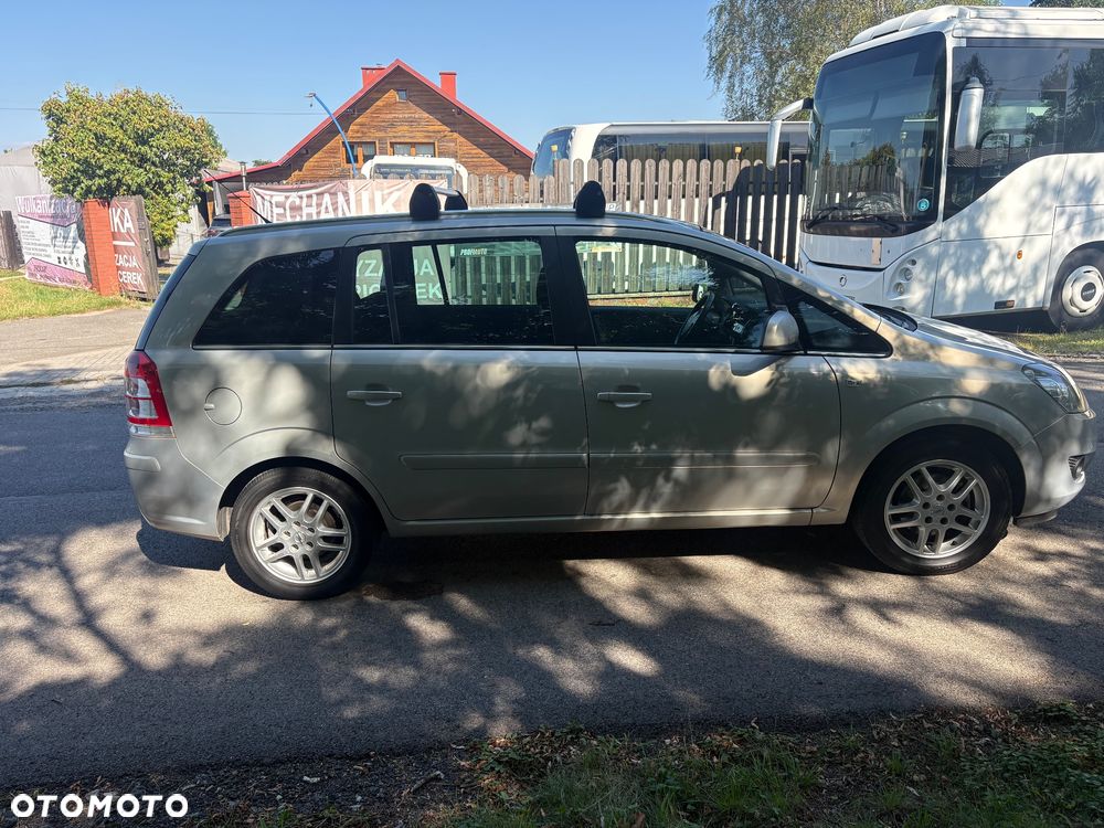 Opel Zafira 1.8 Cosmo - 4