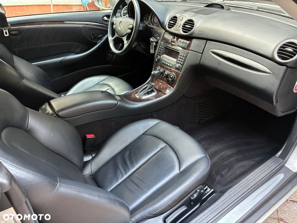 Mercedes-Benz CLK - 28