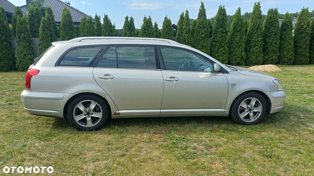 Toyota Avensis - 4