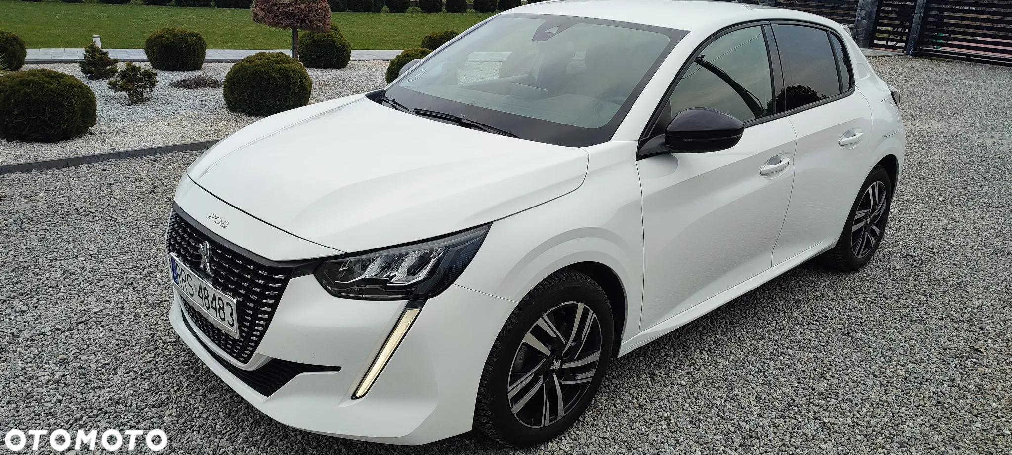 Peugeot 208 - 13