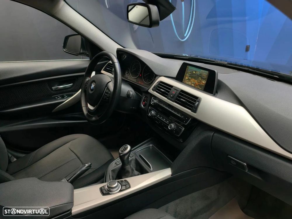 BMW 318 d Line Sport - 14