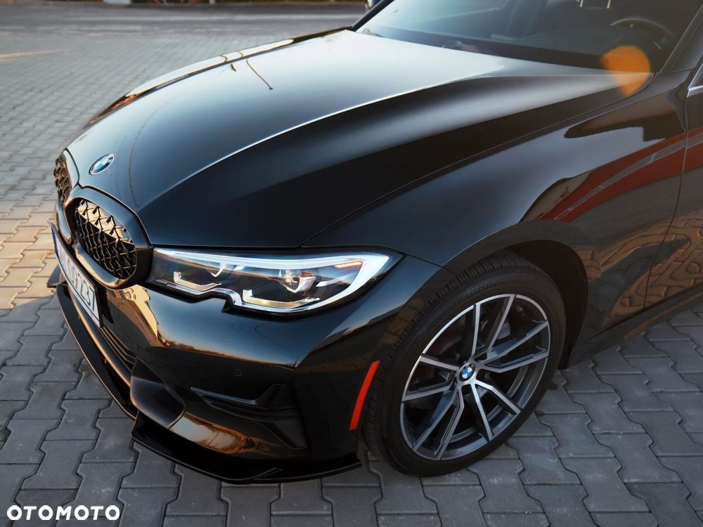 BMW Seria 3 330i xDrive M Sport - 13